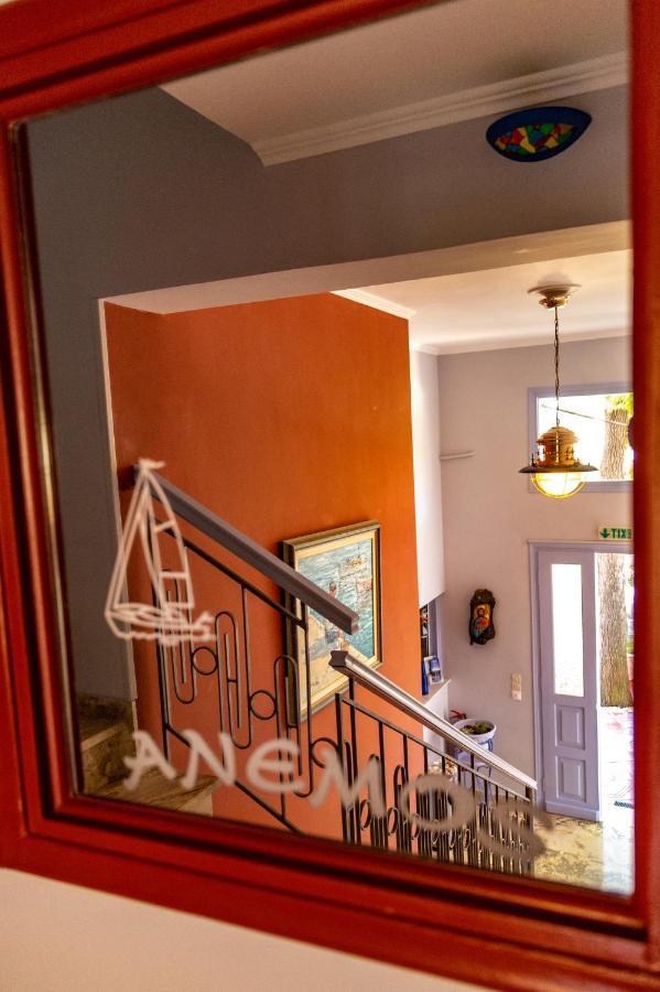 פורוס Anemos Studios & Apartments מראה חיצוני תמונה