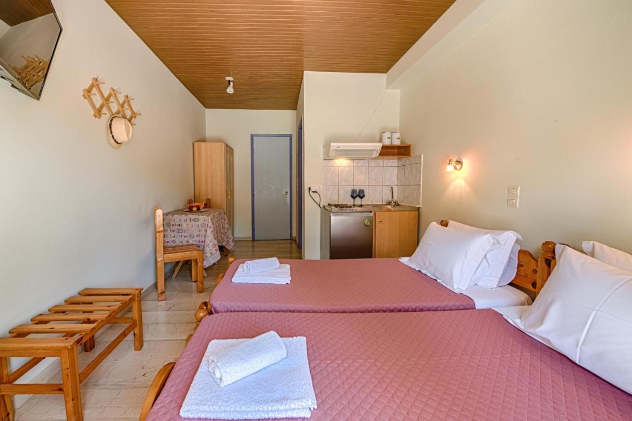פורוס Anemos Studios & Apartments מראה חיצוני תמונה